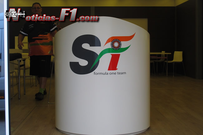Force India Recibidor Motorhome - www.noticias-f1.com