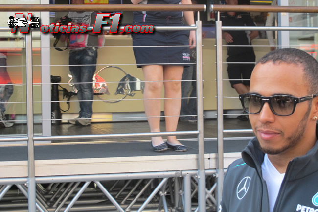 Lewis Hamilton - MotorHome Red Bull - www.noticias-f1.com
