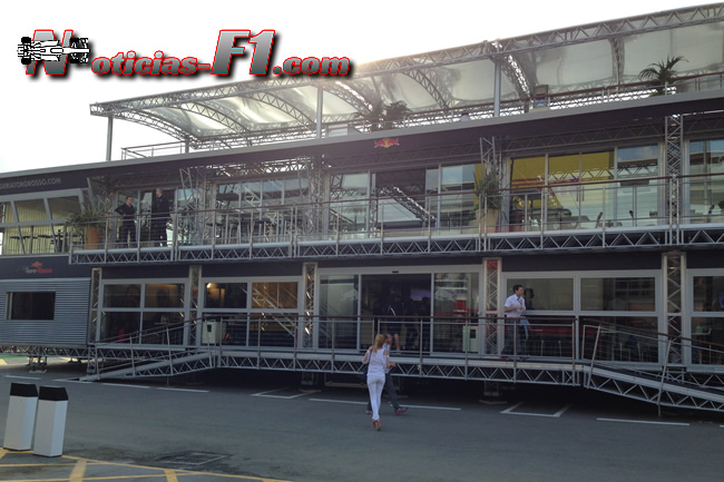 Red Bull - Motorhome - Exterior - www.noticias-f1.com