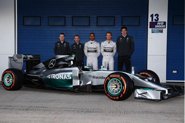 Presentación - Mercedes AMG F1 - W05 - 11 - Equipo