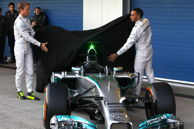 Presentación - Mercedes AMG F1 - W05 - 4