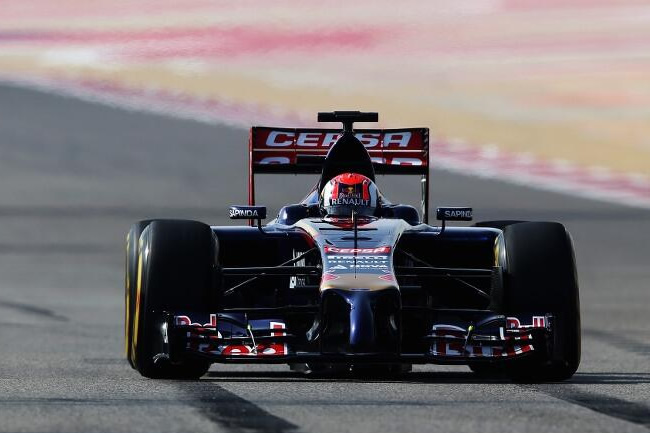 Daniil Kvyat - Scuderia Toro Rosso - Test 2 - Bahréin - día 5 - 1 - 2014