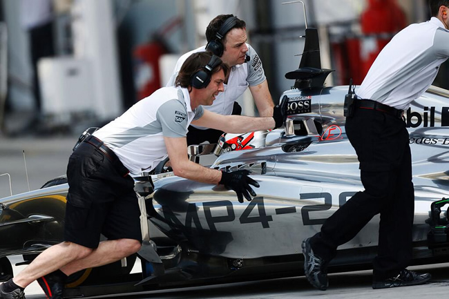 Kevin Magnussen - McLaren - 2014 - Test 2 - Bahréin 