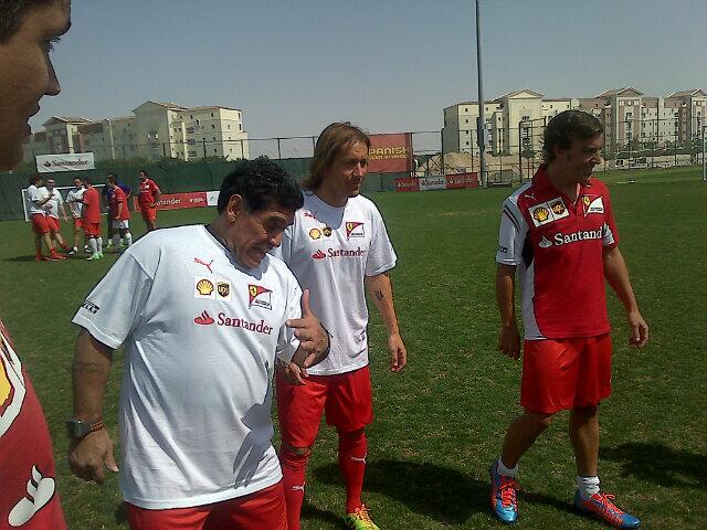 Santander - Evento Dubai - Fernando Alonso - Maradona - Futbol 