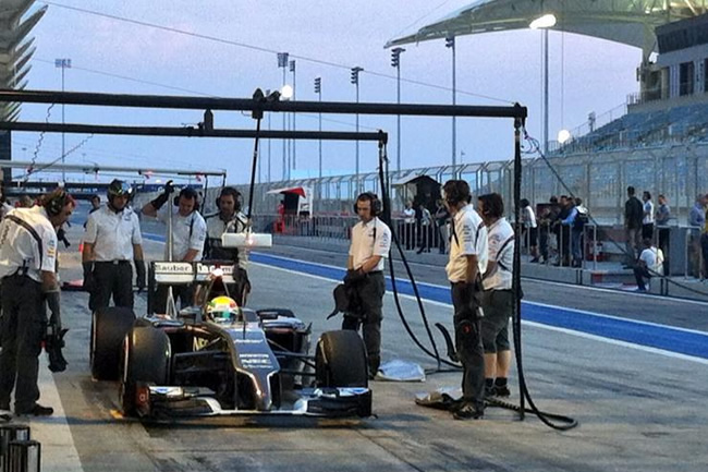 Esteban Gutiérrez - Sauber - Test Bahréin - 2014 - día 2 (6) 