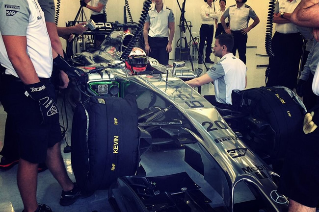 Kevin Magnussen - McLaren - Test 2 Bahréin - 2014 - día 7 (3)