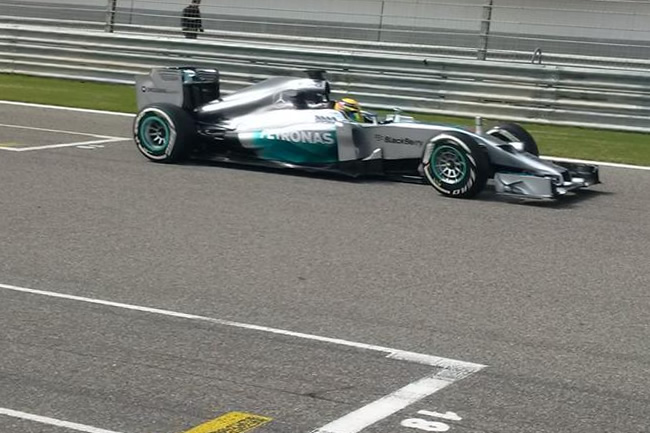 Lewis Hamilton - Mercedes - Test Bahréin - 2014 - día 2 (6)