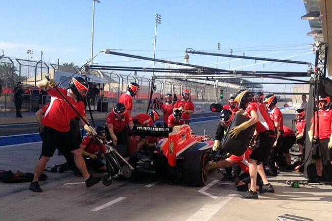 Max Chilton - Marussia - Test  2 Bahréin - 2014 - día 8 (4)