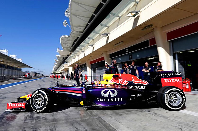 Sebastian Vettel - Red Bull Racing - Test 2 Bahréin - Día 8 (2)