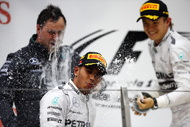 Lewis Hamilton y Nico Rosberg - Mercedes - Gran Premio de China 2014 - Podio Carrera 