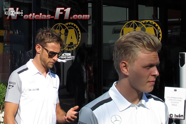 Kevin Magnussen - Jenson Button - McLaren - F1 2014 - www.noticias-f1.com