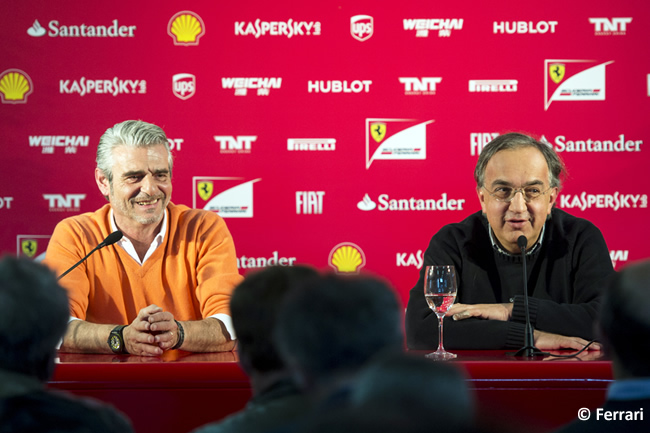 Rueda de Prensa - Navidad - 2014 - Scuderia Ferrari Sergio Marchionne presidente de Ferrari y Maurizio Arrivabene Director General