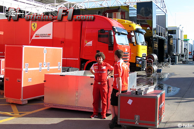 Scuderia Ferrari - Paddock 