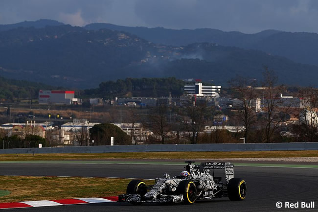 Daniel Ricciardo - Test Pretemporada 2015 - Barcelona - Día 1 - Red Bull