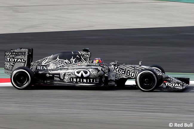 Daniil Kvyat - Red Bull Racing -Test Barcelona Pretemporada 2015 - Día 4