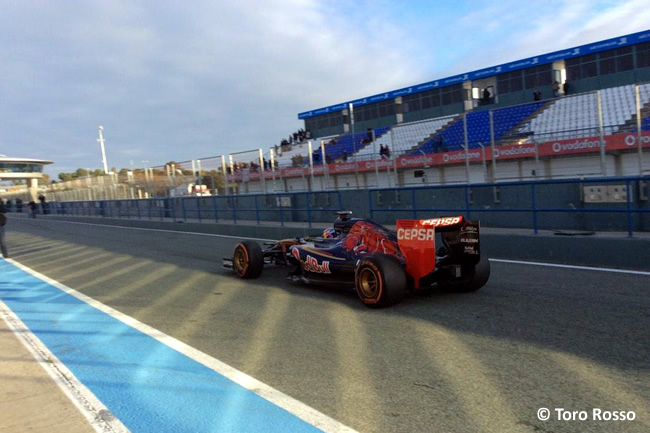 Toro Rosso - Max Verstappen - STR10 - Jerez - 2015 - Día 2 - Test 