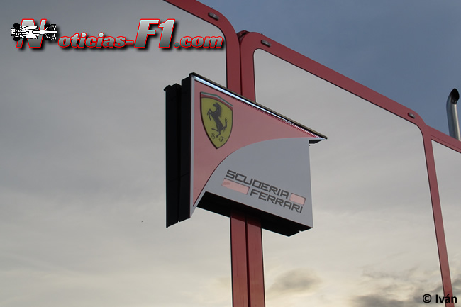 Logo Scuderia Ferrari - 2015 - www.noticias-f1.com