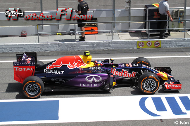 Daniil Kvyat - Red Bull Racing - 2015 - www.noticias-f1.com