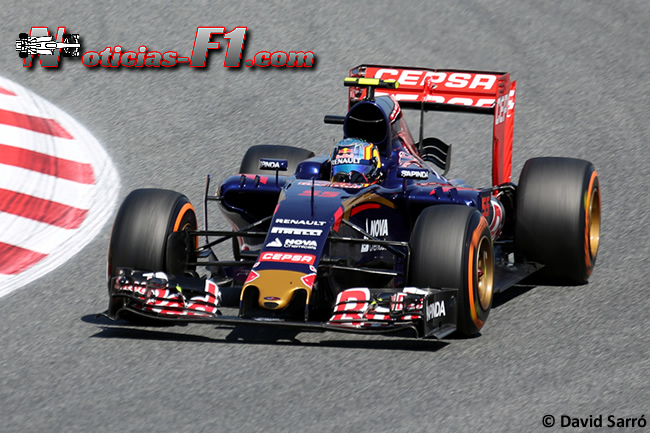Carlos Sainz - Toro Rosso - 2015 - David Sarró - www.noticias-f1.com