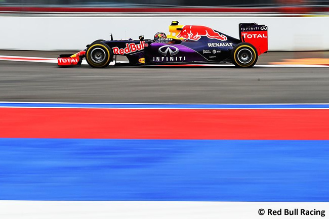 Daniil Kvyat - Red Bull Racing 2015