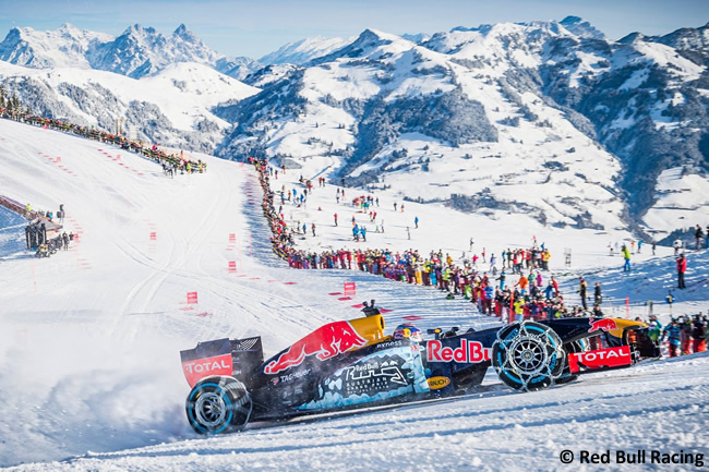 Max Verstappen - Red Bull Racing - Nieve - RB7