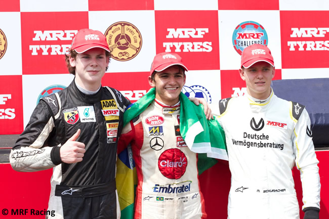 Podio MRF Challenge - Mick Schumacher - Fittipaldi - Newey