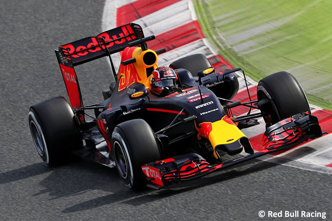 Daniil Kvyat- Red Bull Racing - RB12