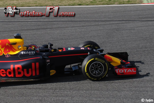 Daniil Kvyat - Red Bull Racing - RB12