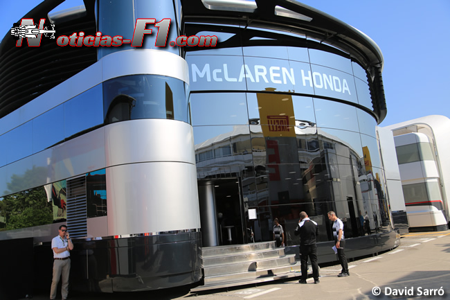 McLaren-Honda - Motorhome - www.noticias-f1.com - David Sarró