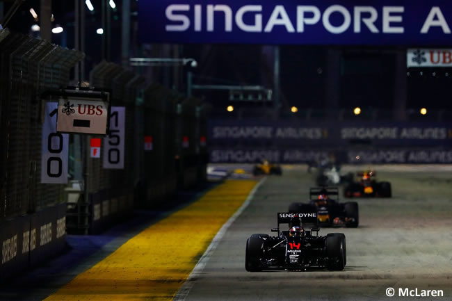 Fernando Alonso - McLaren - Carrera - GP Singapur 2016