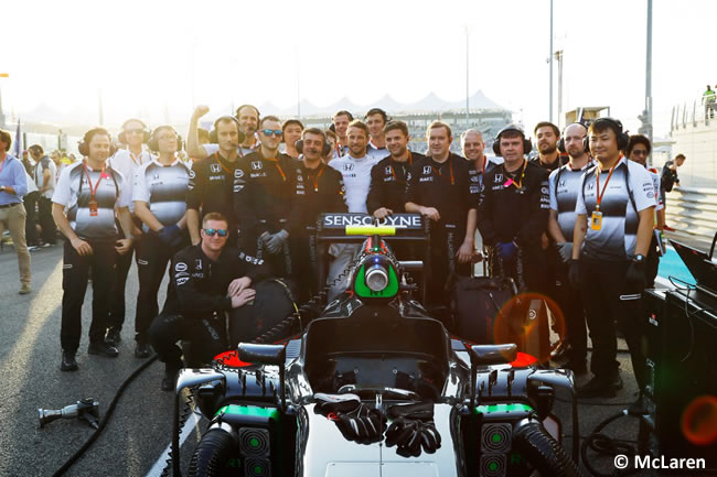 Jenson Button - McLaren - Carrera GP Abu Dhabi 2016