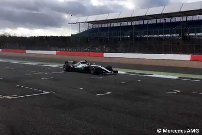 Mercedes W08 EQ Power+ - Primera vez pista - vídeo