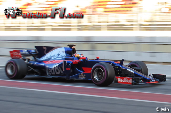 Carlos Sainz - Toro Rosso - 2017 - www.noticias-f1.com