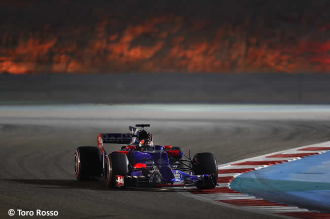 Daniil Kvyat - Toro Rosso - GP Bahréin - 2017 - Viernes