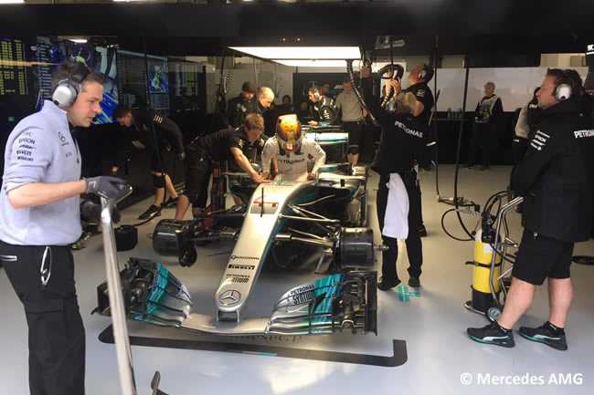 Lewis Hamilton - Mercedes AMG - Gran Premio China 2017 - Entrenamientos - Viernes