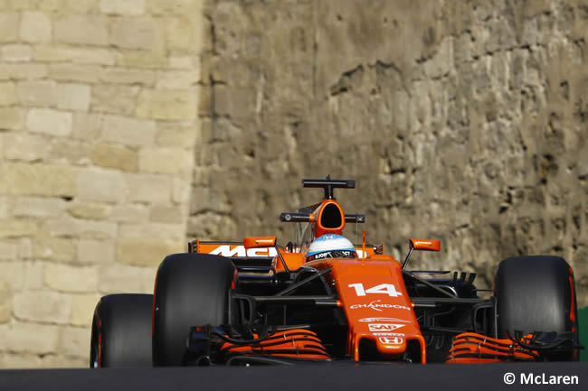 Fernando Alonso - McLaren - Viernes GP Azerbaiyán 2017