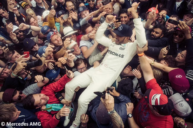 Lewis Hamilton - Mercedes AMG - Carrera GP Gran Bretaña 2017 