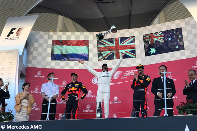 Lewis Hamilton - Victoria - Podio Max Verstappen - Daniel Ricciardo - Mercedes AMG - Carrera- GP Japón 2017