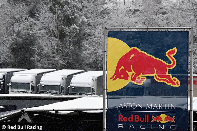 Test Barcelona 1 - Día 3 - Red Bull Racing - Nieve