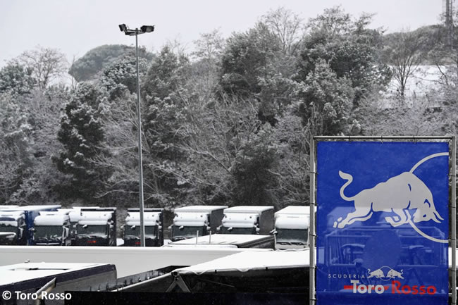 Test Barcelona 1 - Día 3 - Toro Rosso - Nieve