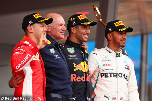 Victoria Daniel Ricciardo - Red Bull Racing - Sebastian Vettel - Lewis Hamilton - Podio - Carrera GP - Mónaco 2018