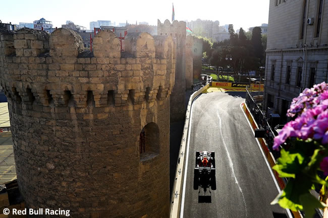 Red Bull Racing - GP Azerbaiyan - Viernes